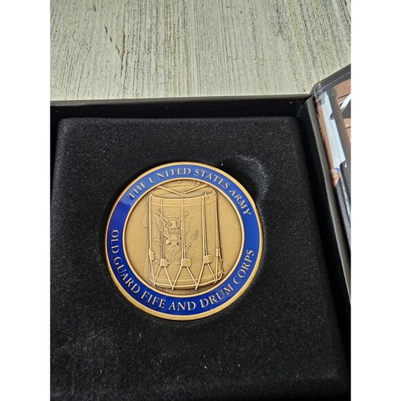 White House Old guard coin drum corps fife alumni Americana president emblem ass - Picture 3 of 6